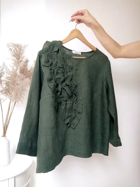 💚Green ruffled linen shirt