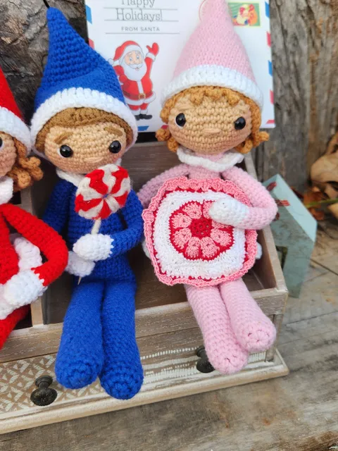 Christmas Crochet Pattern Set for Boy and Girl Elves – Festive DIY Home Decor