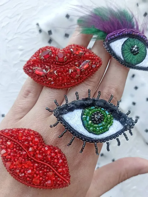 Брошь "Губы" RUB 1,200.00