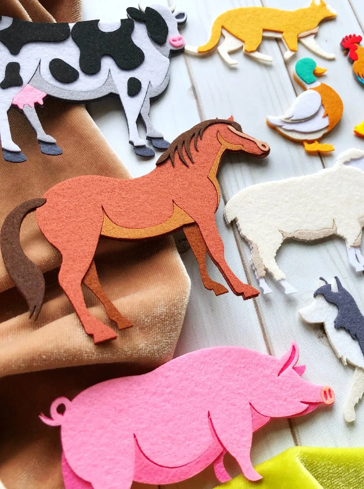 MONTESSORI TOYS, Laser cut details, Pets, Felt board pattern ...