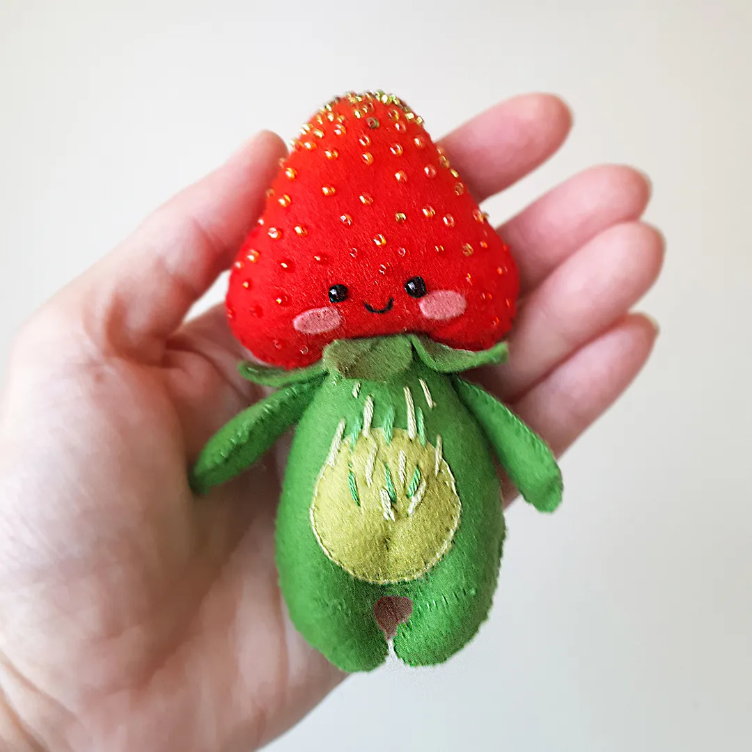 Stror Berry Toy Strawberry toy stuffed and plushies patterns, Felt strawberry cute ...