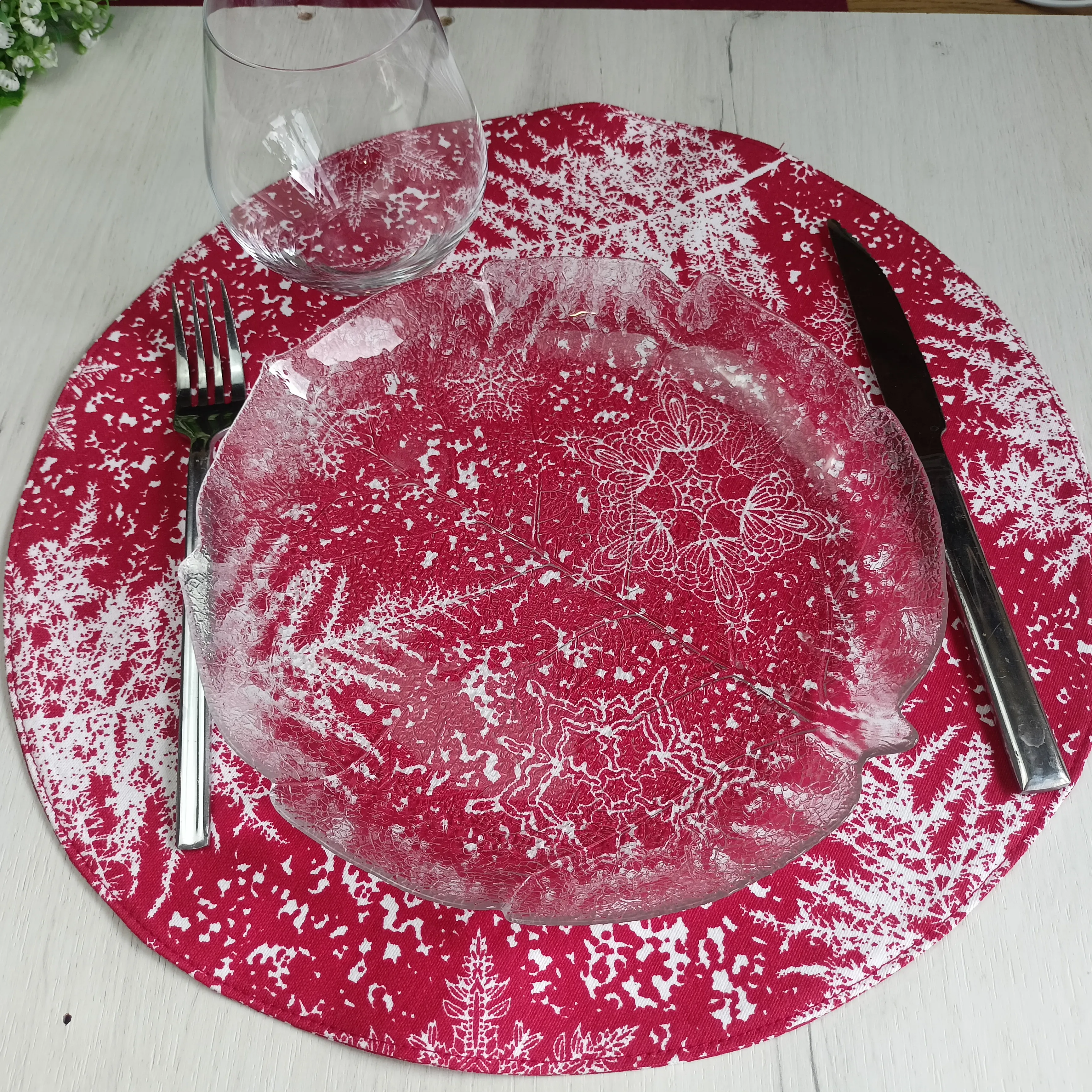 Red christmas placemats set of 6,4or2, round placemats washable with