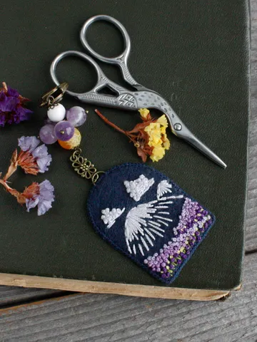 Purple beaded scissors fob minder Beaded personalized scissors ornament with monogram Gift for stitcher Embroidery sewing gift for mom