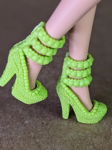Neon green high-heeled shoes for 1/6 scale female dolls $12.00