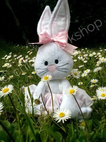 ITH - Coniglietta Softie - Progetto con applicazioni - Ricamo a macchina - Pasqua 2019 $7.00
