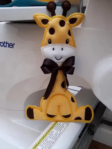 Giraffa Applique Imbottito - Ricamo a macchina con tutorial $7.00
