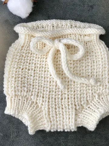 Pre-order, Bloomers newborn photo prop $43.00