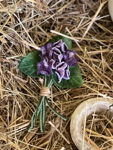 Machine embroidery design three-dimensional flower “Bouquet of violets” $10.39