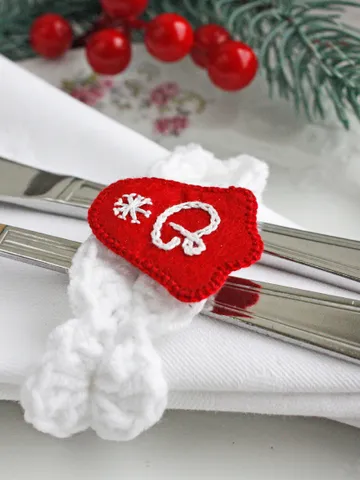 Handmade Christmas napkin rings personalized monogrammed Custom napkin ring for winter wedding Red white Scandinavian table decor farmhouse