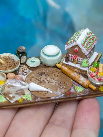 MINIATURE gingerbread house kit on a board 4 $95.00