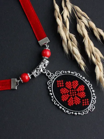 Ukrainian red velvet choker with large pendant Coral namysto dukach necklace for vyshyvanka Slavic traditional folk jewelry