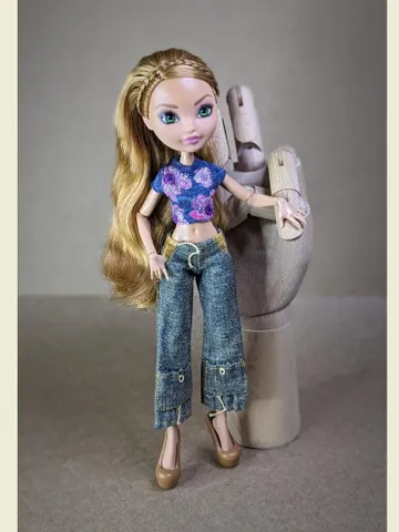 Gray T-shirts or jeans for 10.5-inch female dolls (MH, EAH) $10.00