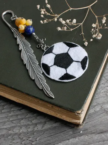 Personalized soccer ball bookmark Monogrammed Soccer lover gift for bookworm Ukrainian gift for dad Initial beaded book mark letter