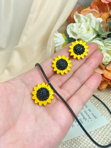 Bright set of jewelry with sunflowers. $28.00