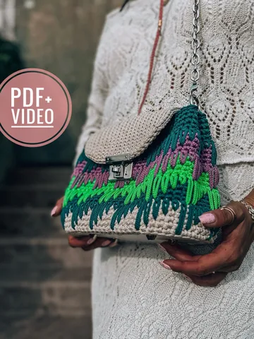 Crochet pattern small women handbag PDF digital instant download and video tutorial, shoulder  striped bag, small purse, crochet clutch $6.00