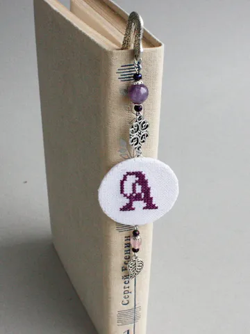 Personalized monogrammed bookmark with amethyst bead Pink purple custom book mark for Bible with initial Female teacher appreciation gift