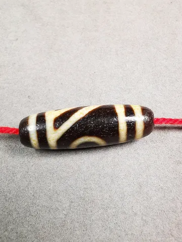 Gandhanra Tibetan One Eyed Mountain Peak Dzi Bead,Tibetan Chung,Wealth Amulet,Small Size 36*11 mm $139.99