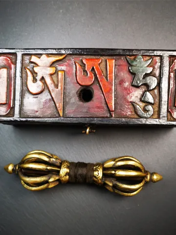 Gandhanra Powerful Vintage Vajra Dorje with Wooden Case ,Tibetan Tantric Buddhism (Vajrayana) Ritual Implement,Handmade in Nepal,7.0" $149.99