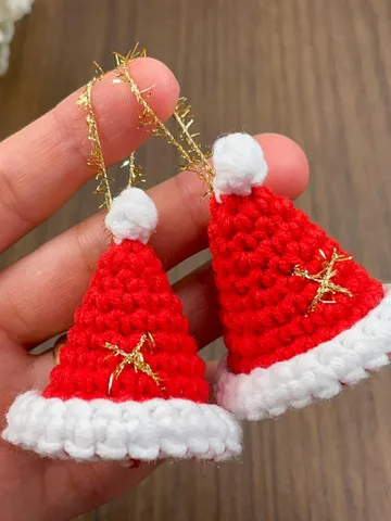 Crochet Santa Hat Pattern, Adorable Christmas Ornament Design for Beginners, Instant Download for  Christmas Crochet PDF pattern