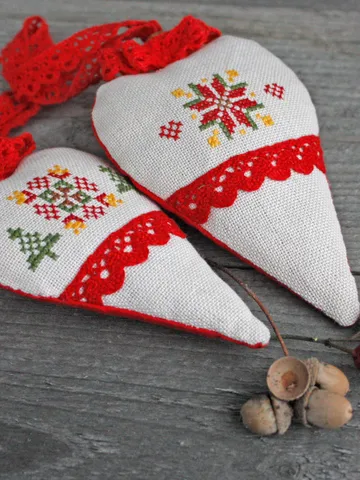 Set of 2 Scandinavian Christmas ornaments Red handmade fabric tree ornaments Cloth Christmas rustic ornaments hanging Linen lavender sachets