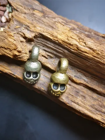 Gandhanra Handmade Skull Sitavana Shape Bead Counter Clip for Prayer Beads, Mala Bead Accessories,Made of Copper $12.99