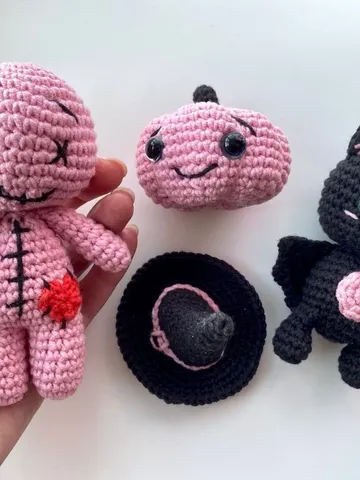 Crochet pattern halloween set: voodoo bat pumpkin hat, amigurumi halloween decor, creepy keychain, English PDF $14.85