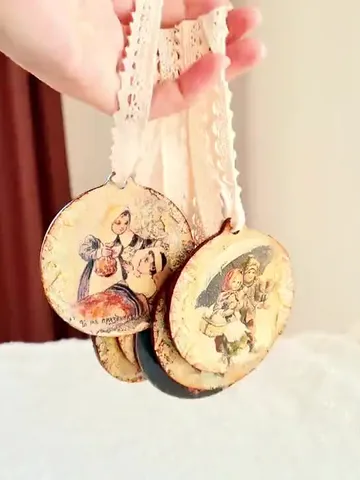Set of 6 Christmas ornament Small wood slice ornament Handmade tree decoration $65.00