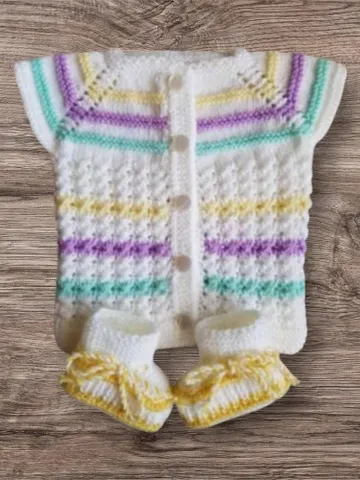 Handmade Baby Knit Set: Cardigan and Booties, Perfect Gift for Newborns, Comfortable and Stylish, Baby Knit Set, Handmade Baby Gift