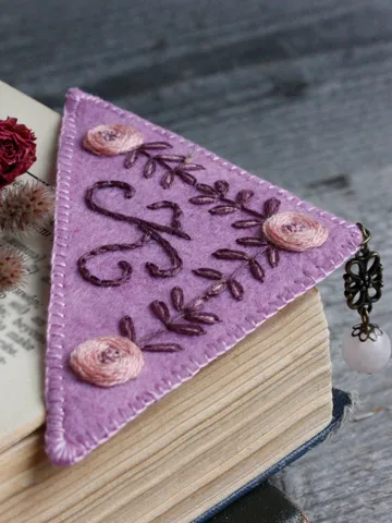 Personalized bookmark corner with initial Felt corner bookmark monogrammed Bookworm gifts for her Purple flower bookmark for women