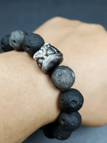 Gandhanra Old Tibetan Obsidian Wrist Mala, 0.6" Gradient Moon Ball Prayer Beads Bracelet,8 inches Circumference $139.99