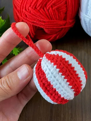 Crochet Christmas Ornament Ball Pattern PDF, Striped Holiday Bauble Tutorial, Easy DIY Christmas Decoration for Beginners