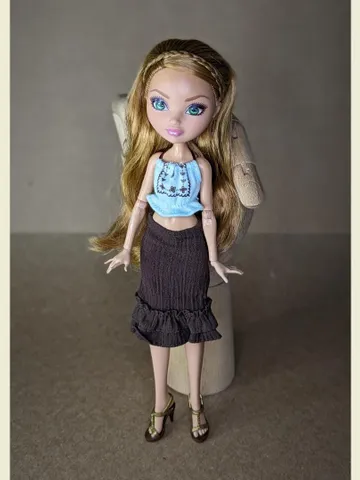 Top & skirt for 10.5-inch female dolls (MH, EAH) $21.00