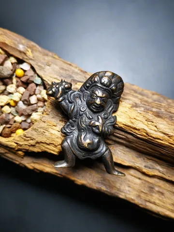 Gandhanra Acient Vajrapani Amulet,Tibetan Buddhism Statue,the Protector and Guide of Gautama Buddha,80 years old $89.99