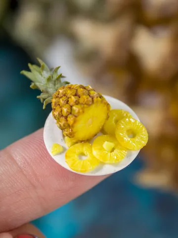 TUTORIAL Miniature Ripe Pineapple with polymer clay $18.00
