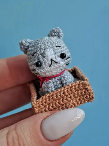 Crochet cat in box, little kitty amigurumi, crochet animal, miniature cat in box for gift $42.00