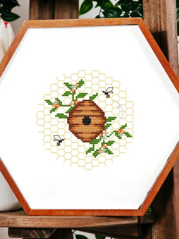 Bee Cross Stitch Pattern $4.50