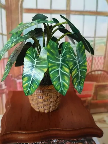 Flower in a planter for a dollhouse.1:12 scale. $40.00