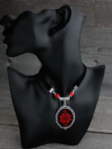Ukrainian black red velvet choker with large pendant Coral namysto dukach necklace for vyshyvanka Slavic traditional folk jewelry