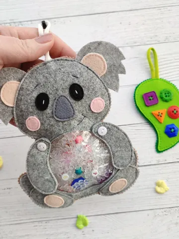 Koala I spy bag pattern for toddlers, I spy game, Busy Bag activity tutorial, Autism sensory toys for kids, Felt toy pattern, Travel Toys