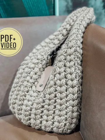 Crochet pattern cozy shoulder bag PDF digital instant download and video tutorial, winter wool handbag, eco friendly purse, warm women tote $6.00
