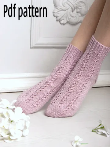 Sock knitting pattern. Sock pattern woman's. $5.80