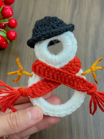 Crochet Snowman Pattern For New Year Home Decoration - Crochet Baby Blanket Pattern with Christmas Crochet Applique Pattern for Beginners