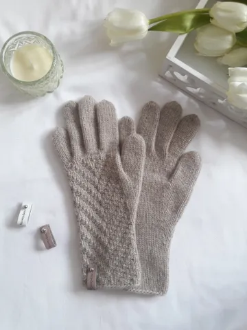 Cashmre gloves. Hand knit gloves. Luxurious gift for her. $75.00