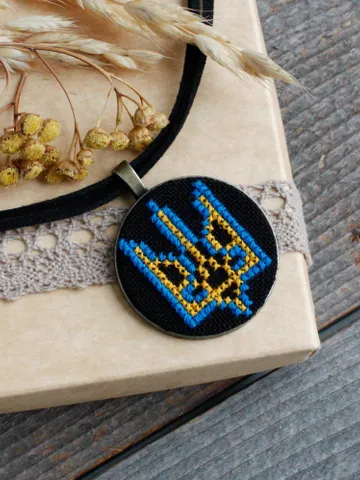 Ukrainian choker necklace for men or women Suede cord choker with trident pendant Blue yellow Ukraine jewelry Folk Ukraine flag necklace