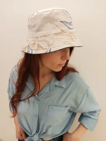 Stylish two-sided denim panama hat. It has a cotton lining