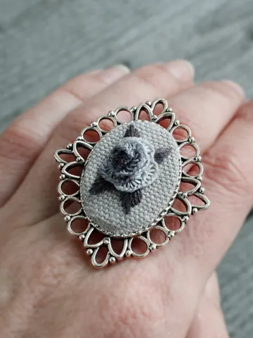 Statement Victorian cameo ring with flowers Gray rose cocktail ring for women Handmade floral ring adjustable Royalcore rococo jewelry