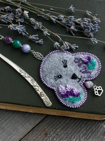 Beaded poodle personalized bookmark monogrammed Memorial dog mom lady gift for women Initial Metal book mark with beads letter Dog paw charm