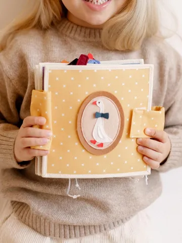 Montessori Farm Quiet Book for Toddlers, Baby Learning Felt Activity Book, Educational Toy for Travel, Baby Gift for 1 Year Olds,Kinderkrama $110.00