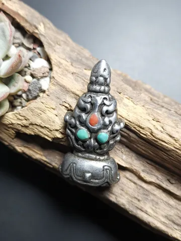 Gandhanra Antique Tibetan Buddhist Amulet,Triratna,Symbol of the Three Jewels,Nandipada Pendant Stamp,Made of Cold Iron,60 Years Old $59.99