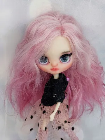 Petite Blythe doll with pink hair